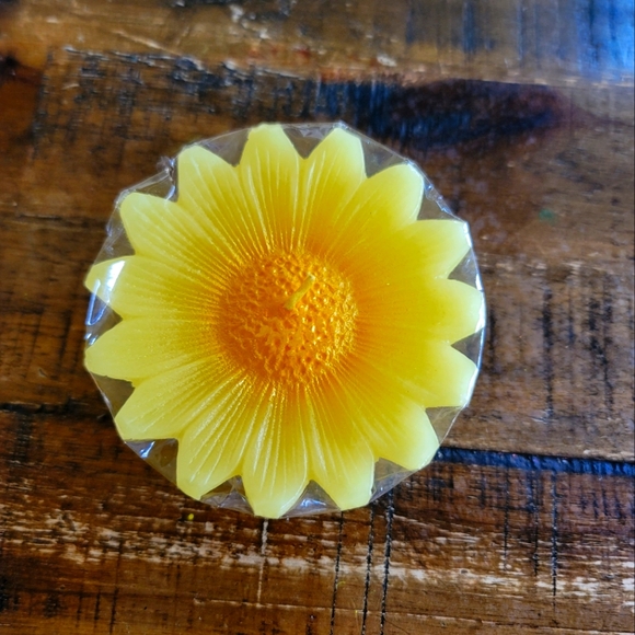 NIP Candle Bundle 🕯🩷 - Picture 4 of 5